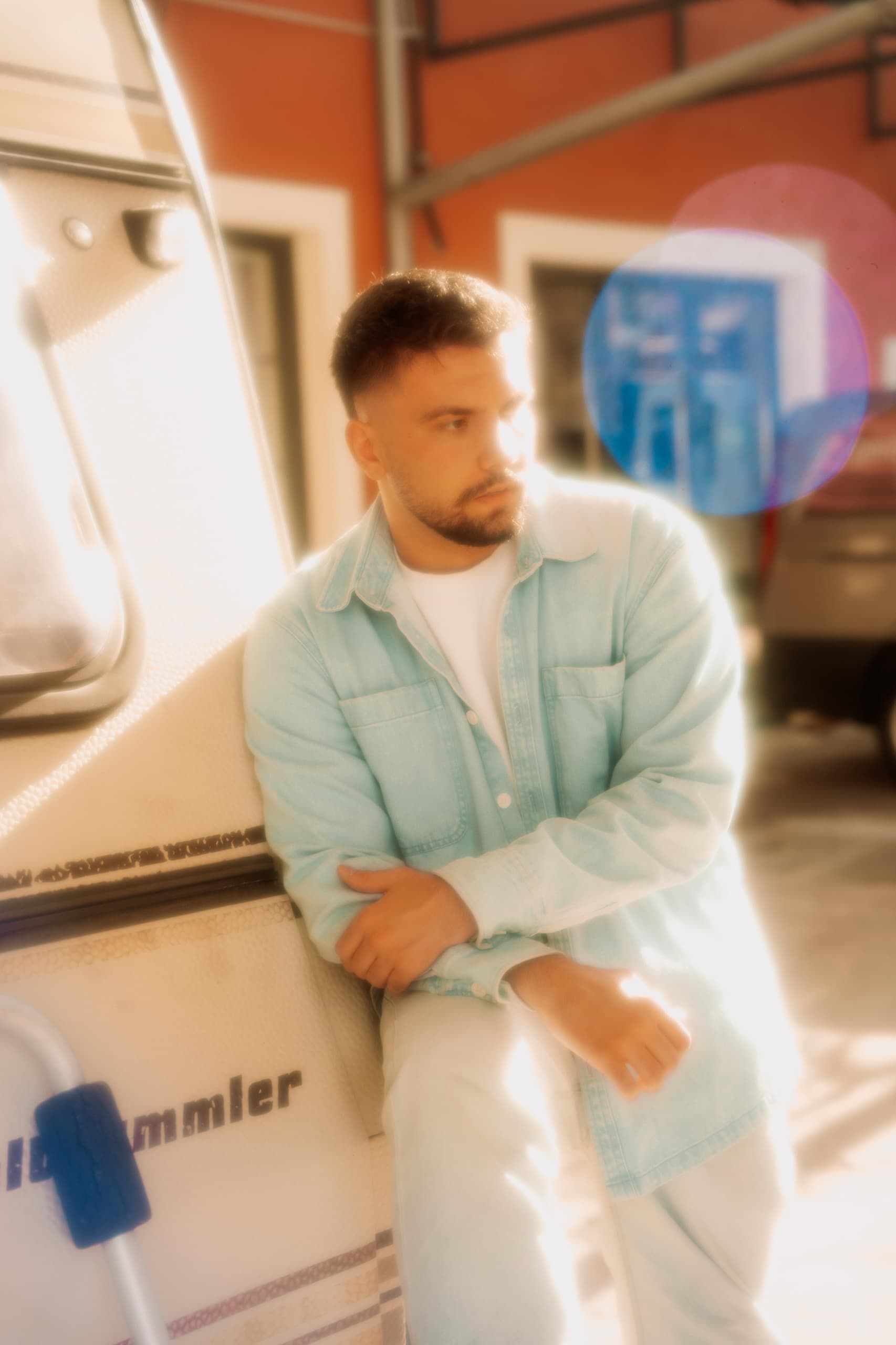 DJ MVM Lifestyle-Aufnahme mit Lens Flare